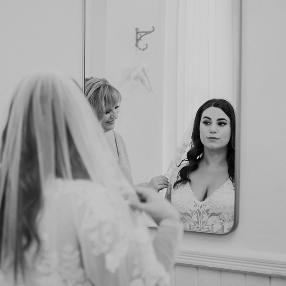 Meet your Posher, Cassandra - Picture 1 of 1